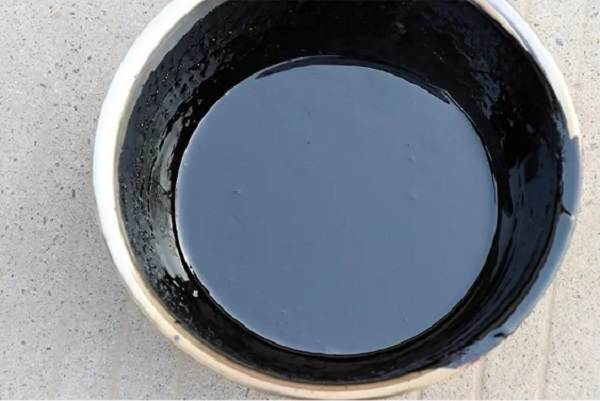 Use of rubber asphalt caulking glue in road maintenance_2